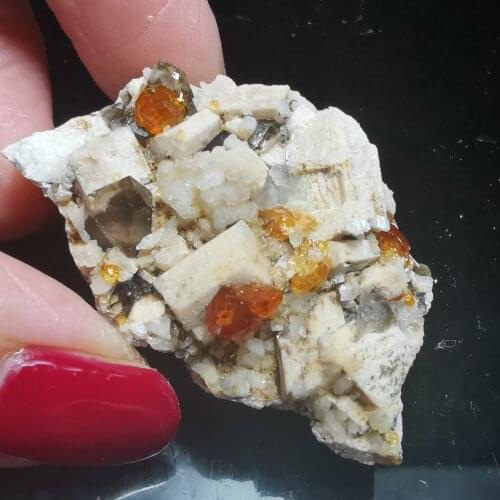 21.6g100% natural garnet and crystal symbiotic mineral specimen CRYSTAL HEALING CRYSTAL QUARTZ GEM