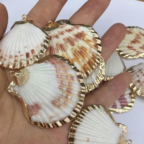 2020 Natural Shell Pendants Conch Shape Pendant Golden Plated for Jewelry Making DIY Necklace Accessorie Size 30x38-40x48mm