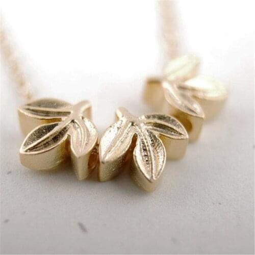 Fashion model three leaves necklace with Color necklace design collarbone chain for women