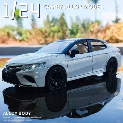 1:24 Toyota Camry Alloy Car Model Diecast Metal Toy Vehicles Car Model Collection High Simulation Sound Light Childrens Toy Gift