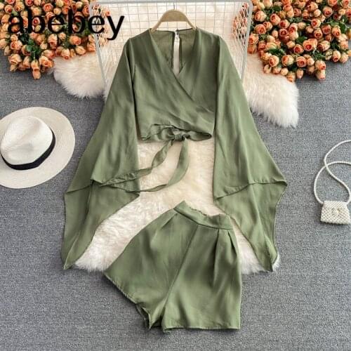 2021 New Spring Autumn Korean V-neck flare sleeve lace up waist short Top + high waist leisure wide leg Shorts two-piece set