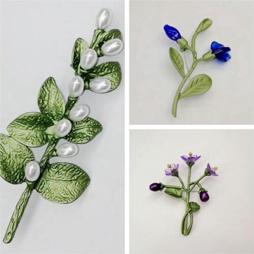 2018New Vintage Brooch Acrylic crystal Blue color gold bells flower leaves branches Brooch pin Scarf JeWelry