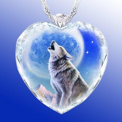 New Heart Shaped Crystal Big Black Wolf Moon Pendant Necklace Female Jewelry Party Gifts for Womens Necklace Animal Accessories