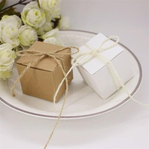 20pcs/lot Cute White Solid Color Wedding Candy Box With Rope DIY Retro Kraft Square Birthday Party Favor Gift Box 5*5*5cm