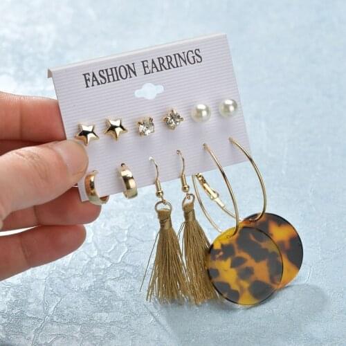 Creative New Circle Acrylic Leopard Pendant Statement Earrings Women Fashion Crystal Pearl Exquisite Stud Earrings Jewelry 2019