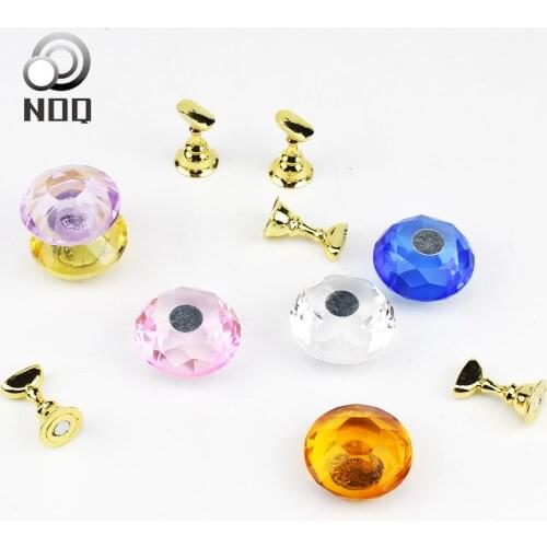 5Pcs Diamond Nail Stand Nail Tip Holder For Nail Tips Display Crystal Stand Base For Holder Magnetic Glass Indicator Base