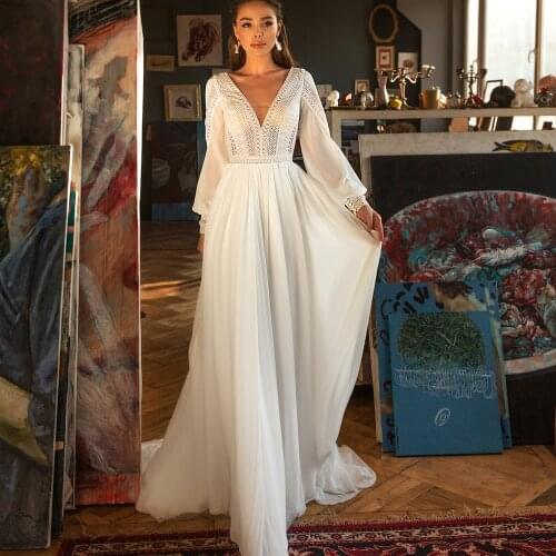 Vintage Bohemian Lace Wedding Dress Deep V-neck Long Sleeves Vestido de Novia Chiffon Beach Bridal Gown 2020