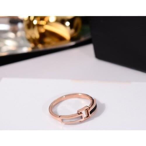 YUN RUO White Black Shell Ring Rose Gold Color Fashion Titanium Steel Jewelry Birthday Gift Woman Girl Never Fade Drop Shipping