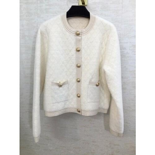 High End Custom 11.7 Fashion Temperament Argyle Short Knitted Cardigan Women Comfortable Soft Luxury Warm Sweater