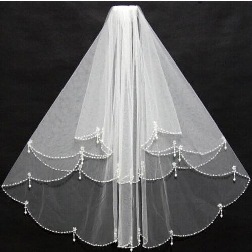 Elegant Short Ivory Bridal Veils 2021Beading Edge Ruffles with Insert Comb Cheap for Wedding Bride Wear
