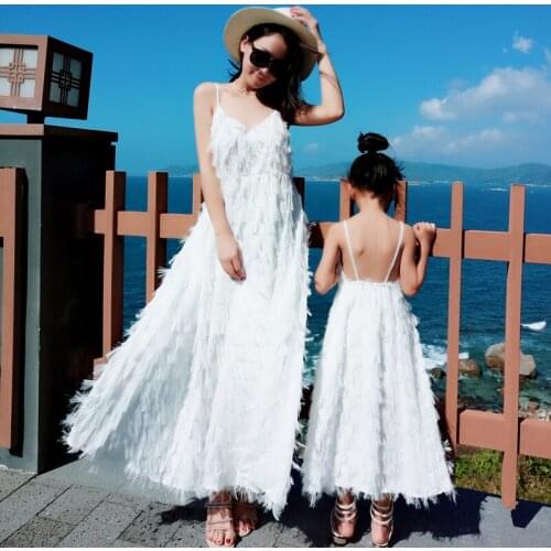2020 Summer New Mother Daughter Beach Dress Backless Mama Girls Halter Feather Wedding Dress Vacation Family Matching Outfits