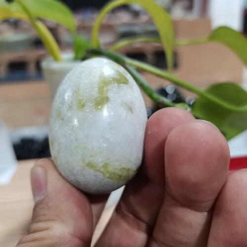 1pcs Delicate ellipse natural stones and minerals raw ore crystal egg shape gem can be usd to decoration home decor and DIY gift