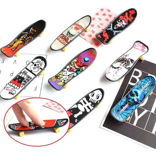 Mini Plastic Skate Finger Skateboarding Fingerboard Novelty Gag Toys For Boys Children Skateboard Finger Board Gifts