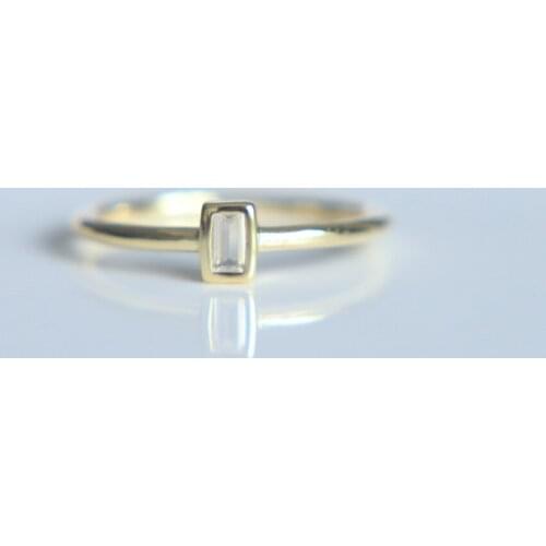 Gold color fashion simple jewelry single stone baguette cz size 6 7 8 cute delicate minimalist girl simple ring
