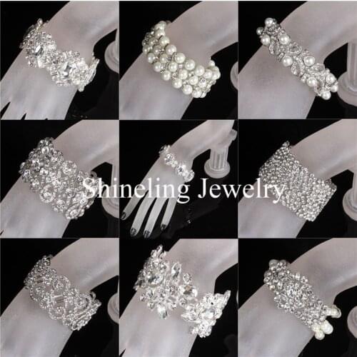 SLBRIDAL Clear Bridal Wedding Bracelet Bangle Rhinestone Crystal Pearls Stretch Bracelet Wedding accessoreis for your Wedding