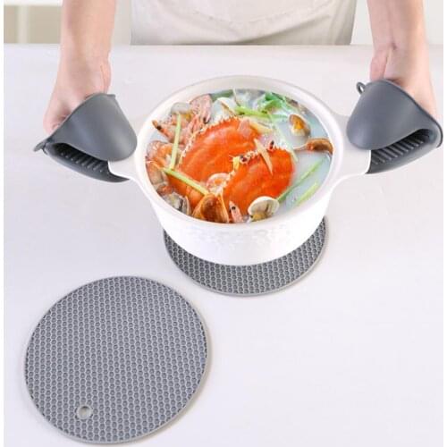 1 Set Heat Resistant Oven Gloves Easy Dry Silicone Heat Insulation Microwave Brush Pad Clip Gloves Set Kitchen Accessories