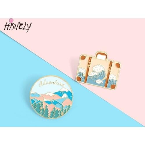 Creative travel wallet travel wallet pin wave mountain peak backpack brooch fashion clothes badge to send a friend