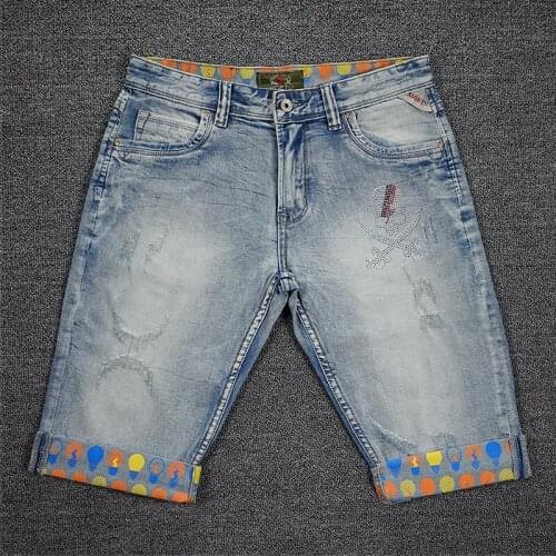 Korean Style Fashion Summer Jeans Men Retro Light Blue Bead Skulls Designer Short Ripped Printed Jeans Hip Hop Denim Shorts Men