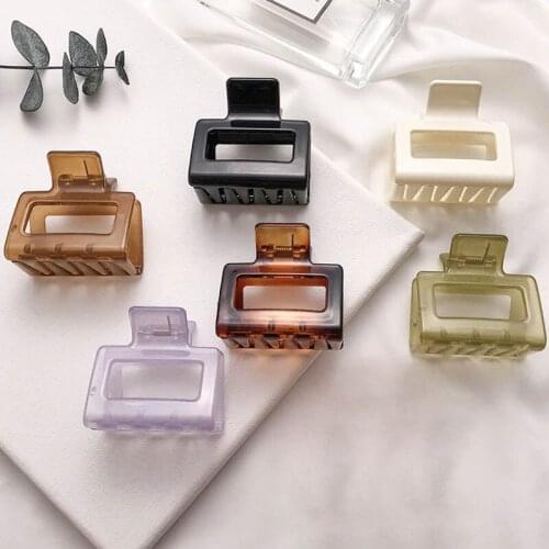 2020 New Hyperbole Big Pearls Acrylic Hair Claw Clips Big Size Makeup Hair Crab Barrettes for Women Hair Accessories