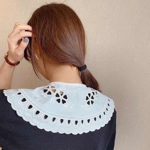 Q1QA Korean Women White Cotton Fake Collar Shawl Wrap Hollow Out Floral Fish Scales Necklace Scarf Embroidery Decorative Short