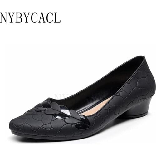 Summer woman rain Shoes 2021 New Fashion Shallow Mouth Jelly Sandals Thick Heel Pointed Toe Soft Sole Waterproof beach sandalias