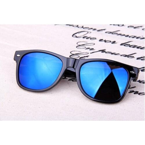 2018 Fashion Sunglasses women men Square Vintage Rivets Glasses Metal Design Unisex Retro Sun glasses oculos UV400