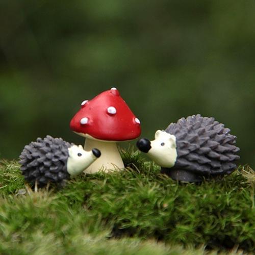 3Pcs/Set Garden Moss Resin Crafts Artificial Mini Hedgehog Red Dot Mushroom Miniature Ornament Hedgehog Decor Fairy Garden A3072