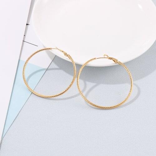 Fashionable Simple Spiral Ladies Twisted Big Ear Ring Bohemian Multi-Size Ladies Jewelry