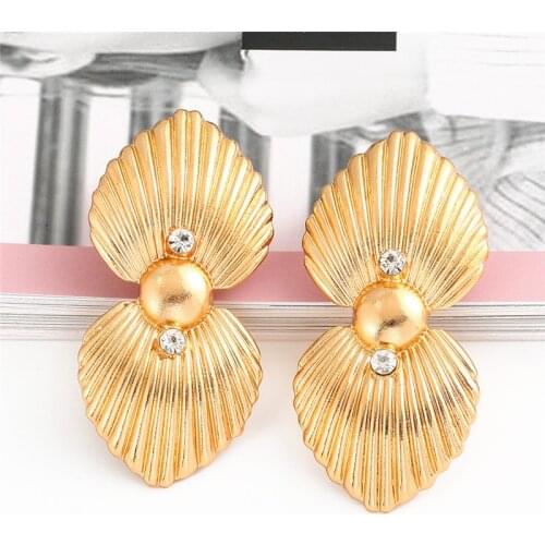 Wholesale Hanging Gold Metal Dangle Drop Earrings Vintage Jewelry Accessories Fashion Pendientes Bijoux For Women Party Gifts