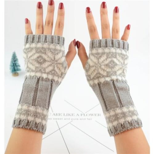 Male/female autumn and winter cute warm short knit half-finger finger driving line gloves snowflake short arm sleeve B77