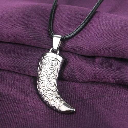 Elegent Wolf Tooth Necklace Attractive Pendant Necklace Stainless Steel Leather Chain Men Women Necklaces Charm Gift