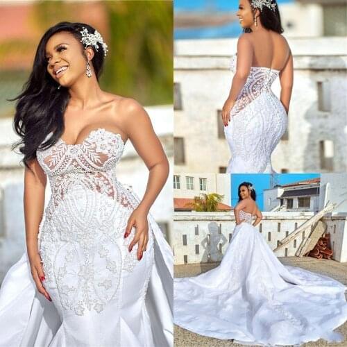 Sexy Lace Appliqued Memaid Wedding Dress With Detachable Train Luxury Strapless Sheath Plus Size African Bridal Gown 2021