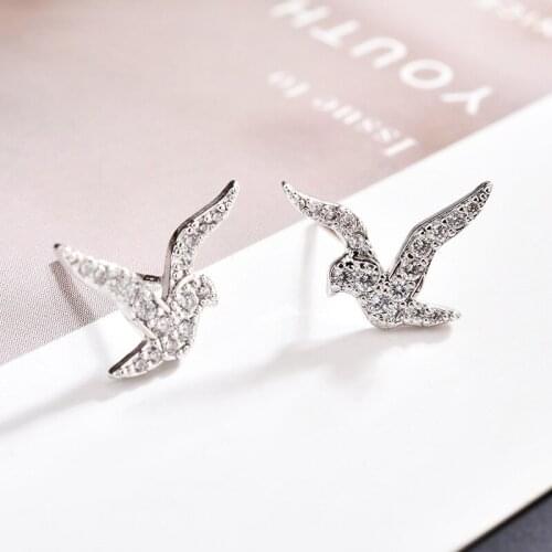 New Fashion Jewelry Bird Swallow Shape Stud Earrings for Women Animal Bird Crystal Earrings Blossom Earrings Simple Jewelrygift