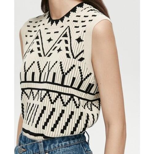 Niche Brand Vintage Geometric Knitted Sleeveless O-neck T Shirts Elegant Office Lady 2021Summer Tops Vintage Fashion Korean Tees