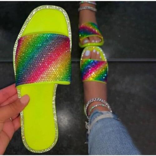 2021 Womens Colorful Rhinestones Slippers Rainbow Crystal Candy Color Ladies Flat Jelly Shoes Bling Girls Beach Flip Flops