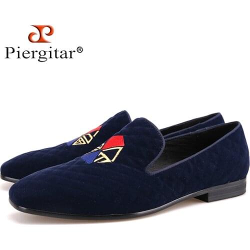 Piergitar New style fashion men loafers graffiti embroidery handmade men velvet shoes party and wedding big size mens flat