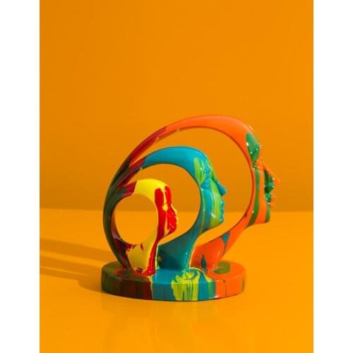 Abstract 3 Faces Color Entrance Painted Graffiti Simple Creative Room Entrance Wine Cabinet Office Decorations Resin Crafts