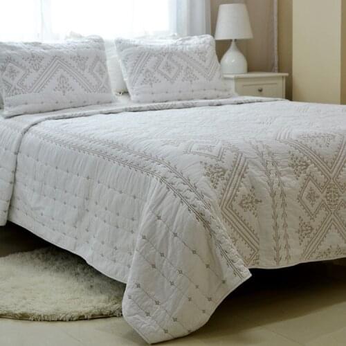 Pure Cotton White Embroidered Quilt Three-piece Bed Cover Pillowcase Queen Bedding Set 228cm*228cm 234cm*269cm Dedicated