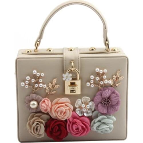 Handbag 2019 lock small box bag diamond flower portable small square bag sweet lady shoulder slung chain dinner bag