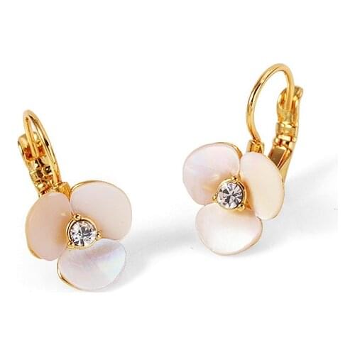 Cute Elegant White Shell Flower Pearl Earrings For Women Korea Fashion Jewelry Good Gift Girl Student Female Accessories