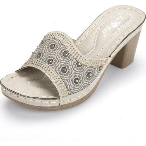 2021 New Rhinestone Summer Slippers High-heeled Ladies Slippers Folk-Custom Basic Wedges Slippers Comfortable Thick Heel hy31