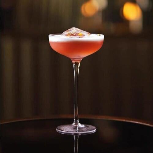 Retro cocktail glass ladies special glass Nordic style goblet champagne glass wine glass new butterfly shape