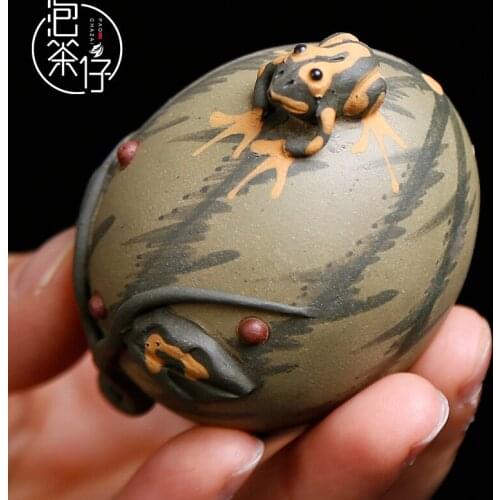 Yixing purple sand chlorite is a cute pet frog can raise personality play tea tea place the tea ceremony
