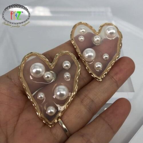 F.J4Z 2019 Hot Women Earrings Fashion Elegant Party Earrings Clear Resin Heart Star Simulated Pearl Drop Earrings Dropship