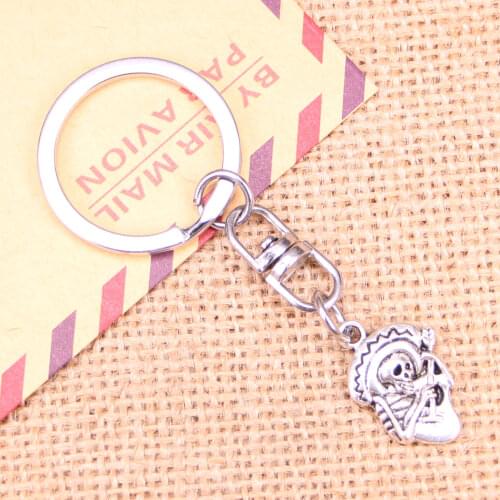 New Fashion Keychain 22x15mm skull in sombrero with guitar Pendants DIY Men Jewelry Car Key Chain Souvenir For Gift