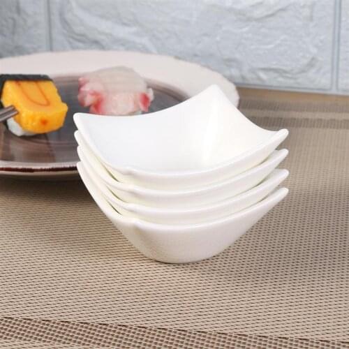 2/4Pcs White Ceramic Sauce Dishes Kitchen Snack Dishes Pure White Ceramic Sauce Dishes Four-Corner Dipping Dishes Organizer