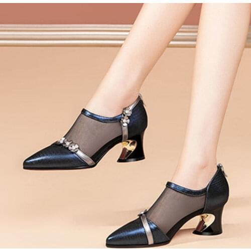 F·HANCHU Leather Pumps