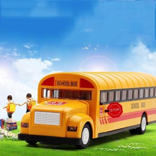 Simulation 2.4G Remote Control Car Bus School Bus Wireless Remote Control Toy Car Rechargeable Model Car Childrens Toy Gift