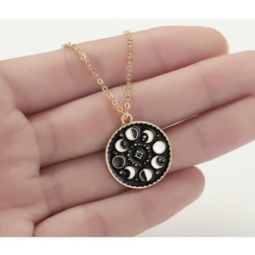 Moon Phase Necklace Galaxy Chocker Necklaces for Women Black Enamel Vintage Rouind Pendant Moon Crecent Chokers Jewelry Gifts