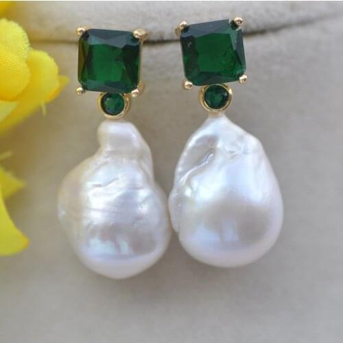 Z10658 23mm White Baroque Drop Keshi Pearl Beryl CZ Dangle Earring